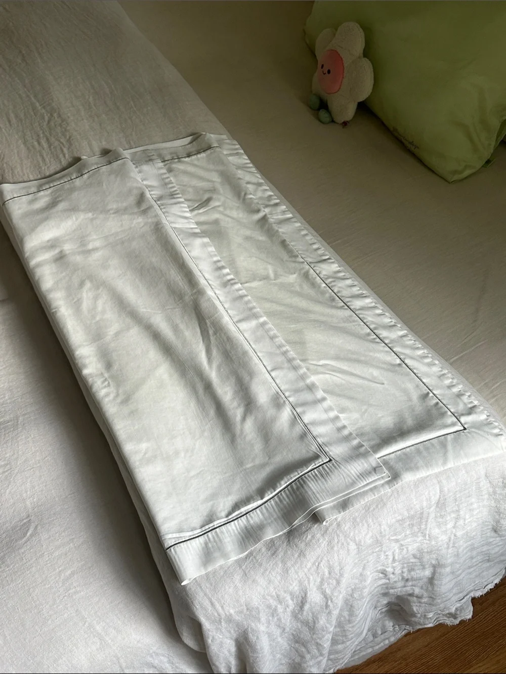 The Studio 4301 Embroidery Collection pillowcase set